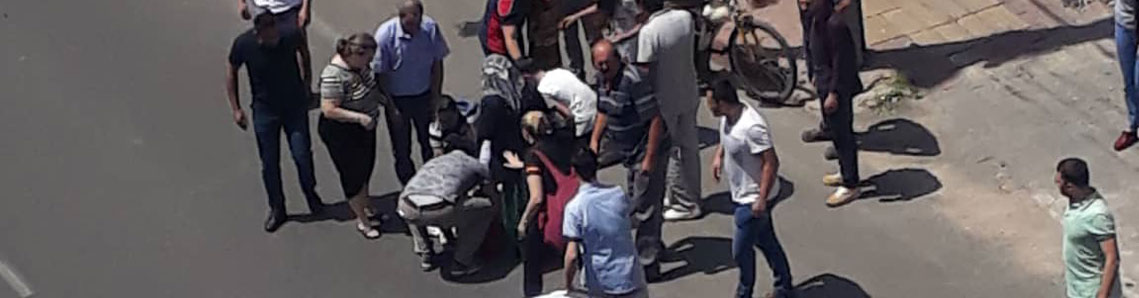 Yola fırlayan çocuğa araba çarptı