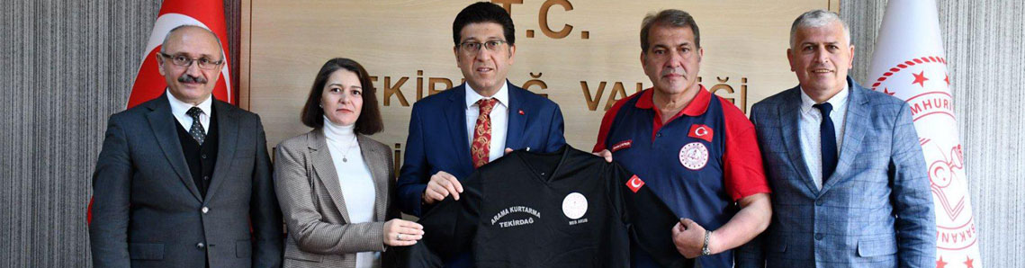 Tişörtler ekibe teslim