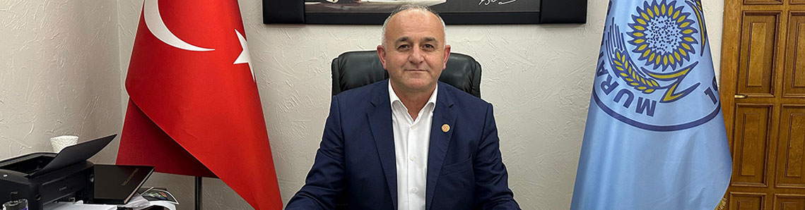 Belediyenin Başkanı Ahmet Senekçi