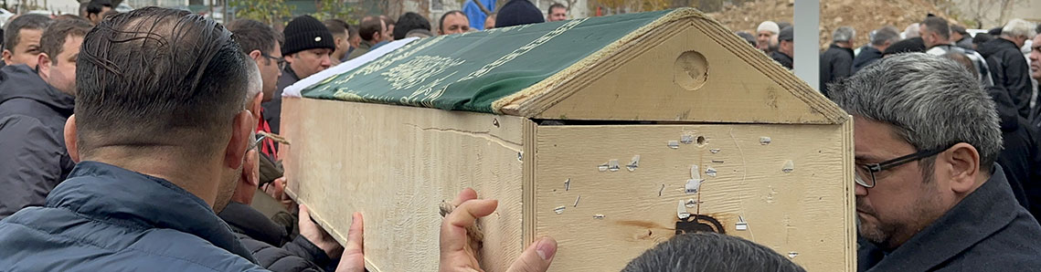 Oğlu tarafından bıçaklanarak öldürülen Murat Çoban toprağa verildi