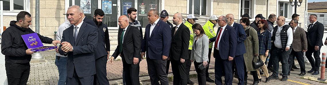 Bayramlaşma geleneği sürdü