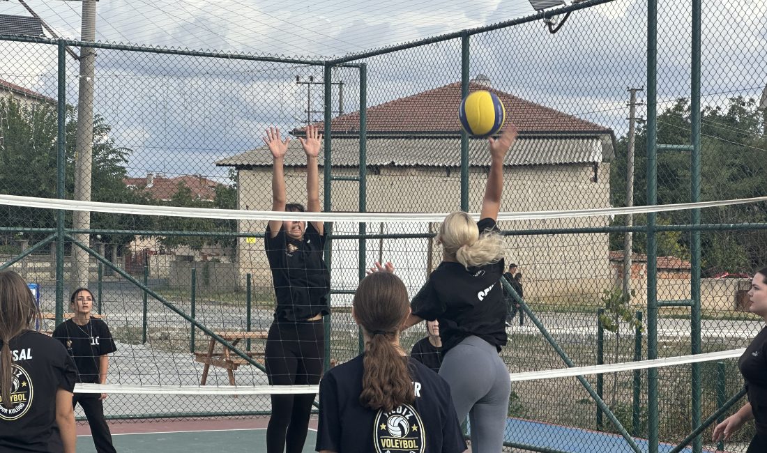 Muratlı’da Avrupa Hareketlilik Haftası kapsamında düzenlenen etkinlikler, voleybol müsabakasıyla başladı.